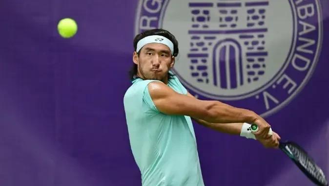 ATP1000辛辛那提大师赛男单首轮，布云朝克特以6-4、2-6、5-7惜败给去