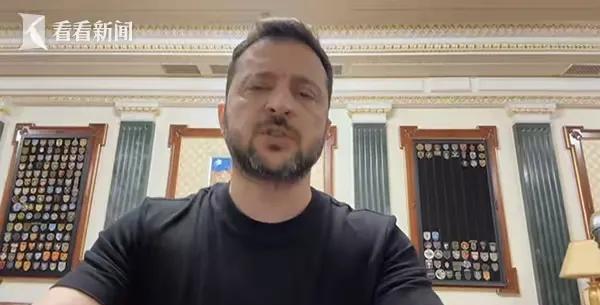 穷兵黩武。
7月29日，乌克兰总统泽连斯基签署了一项法案。
这项法案规定：允许年