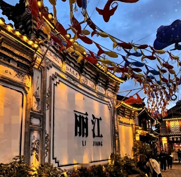 我们家是外地的，在这个城市没有任何亲戚。公公去世后，我们决定从简，先是打电话联系