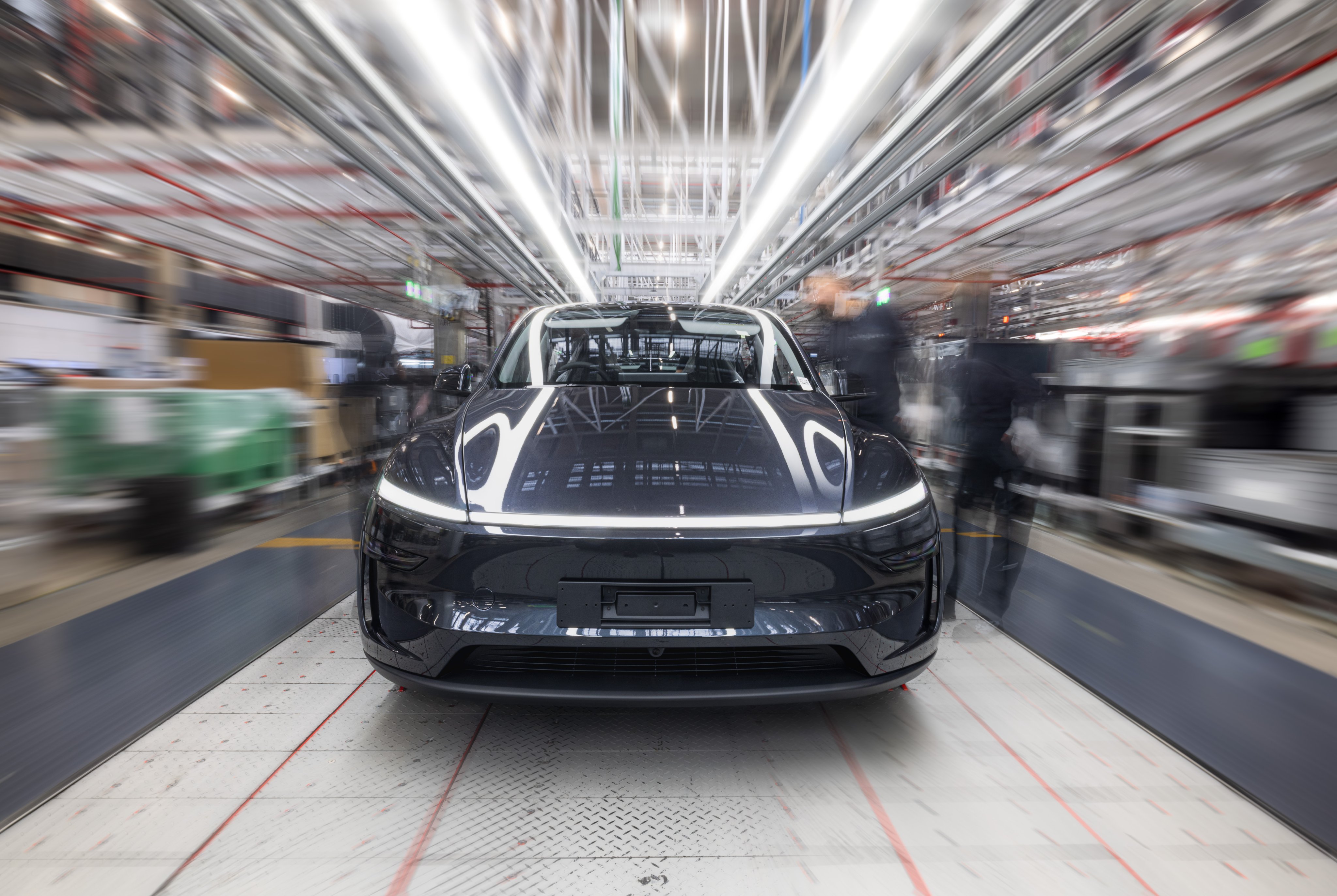 8月25日，特斯拉柏林工厂宣布，第10万辆焕新版Model Y下线了！