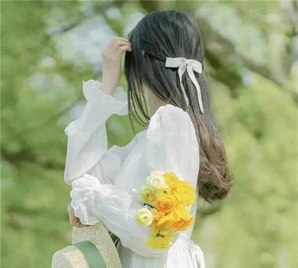 老了以后，才发现：
1.什么天伦之乐，儿孙满堂呀，都是自己在骗自己，人到老年谁也