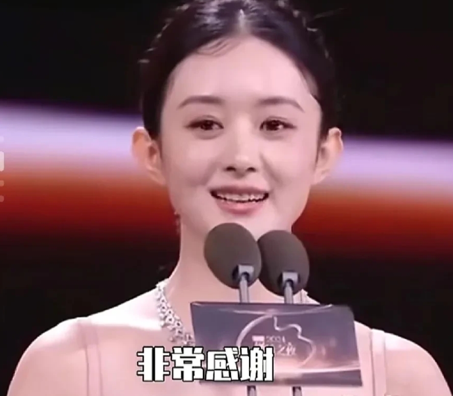 赵丽颖是懂热度的，几个字就热搜了
这招内娱别乱学，仅限赵丽颖一人
赵丽颖这波直白