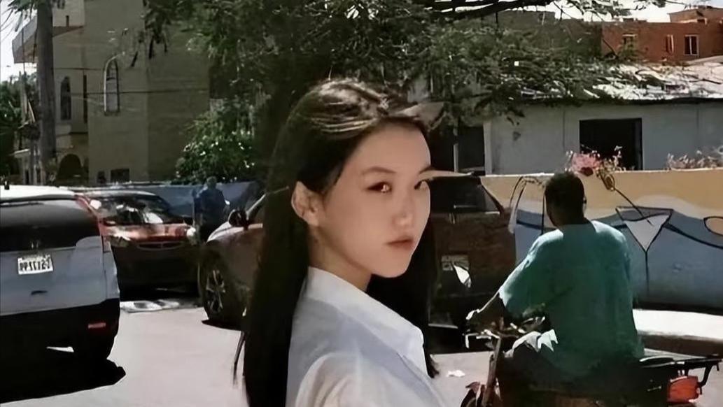 李嫣兔唇痕迹消失不见，有王菲当妈真好