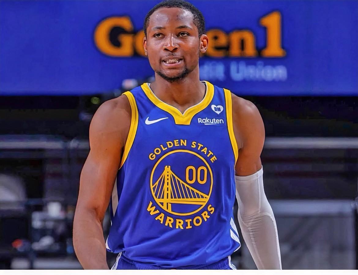 没有球队愿意给库明加、吉迪、托马斯提供3000万合同！
据NBA记者Marc S