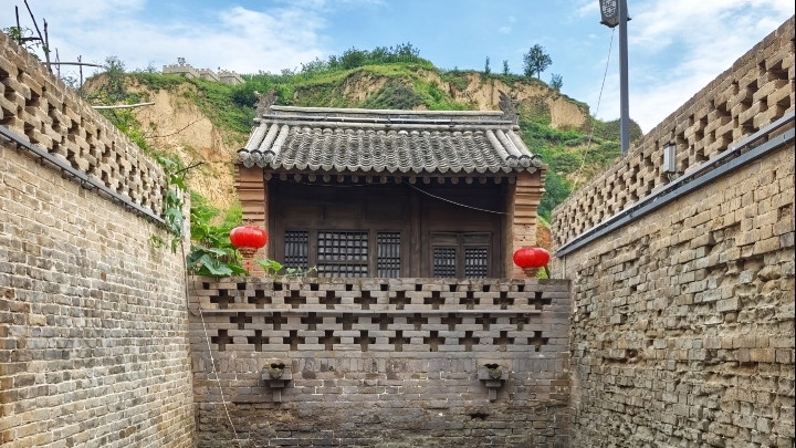 山西吕梁张家塔古村：黄土坡上的“立体迷宫”，解码明清窑洞群的生存智慧与烟火人间