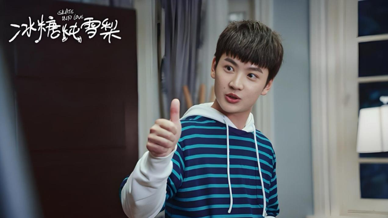 他一定没想到，只是在《一笑随歌》中演一个男三号“疯批昏君”，口碑一夜暴涨