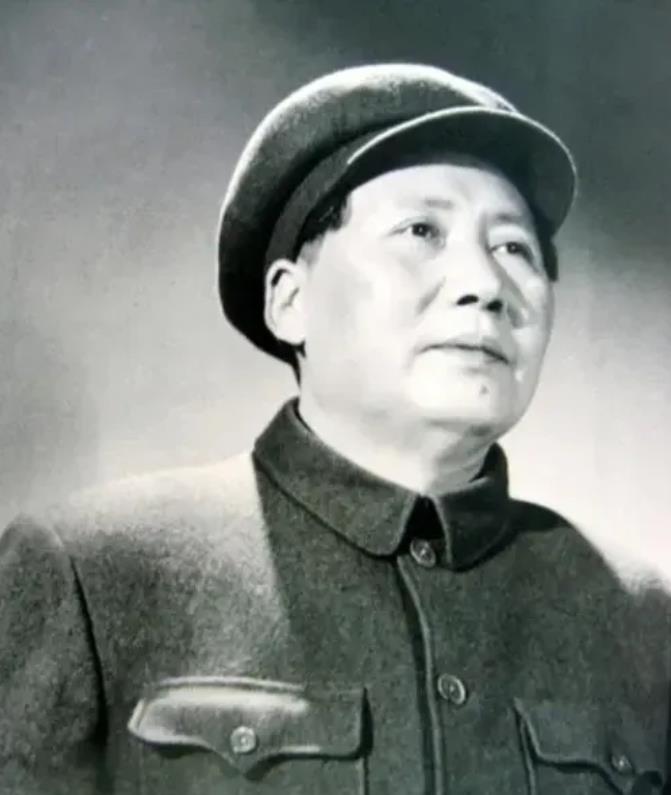 1958年，毛主席下令炮击金门，不小心炸死两个美国顾问，美国得知后率大军压境，指
