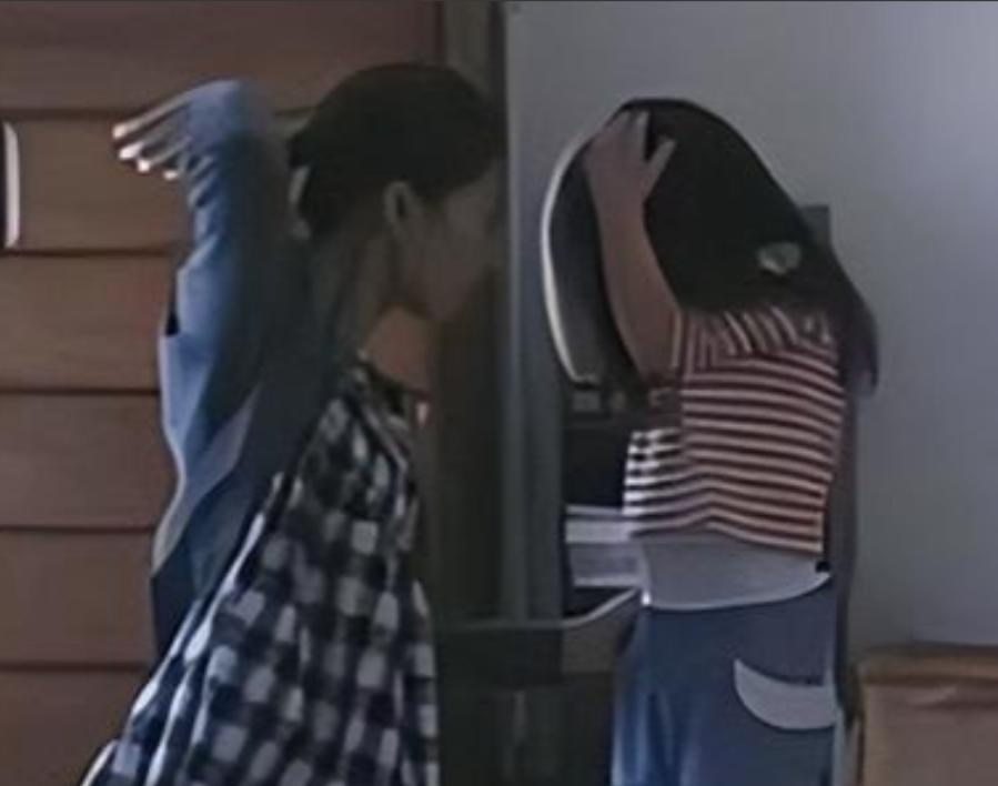 1993年，五岁的小女孩苏丽，被母亲燕志云灌进嘴里一瓢热油，活生生烫死，7年后燕