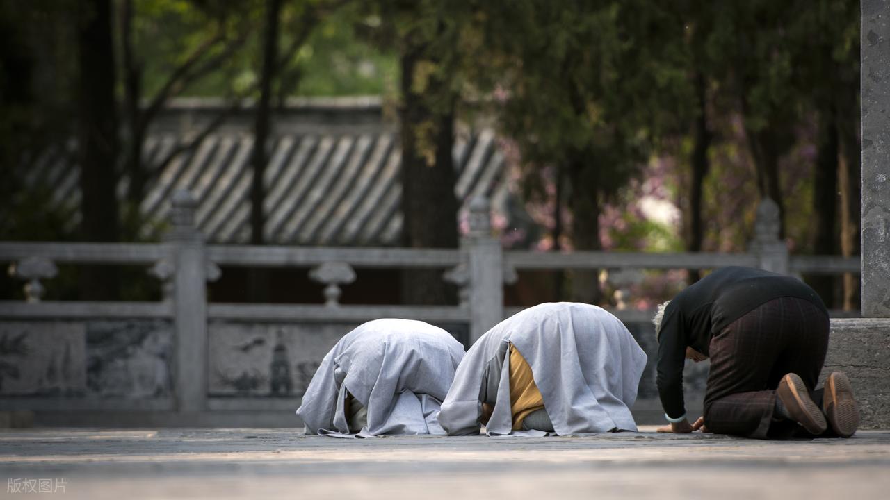 孔子：我要教民怀德；罗素：人之所以愚蠢，源于后天教育