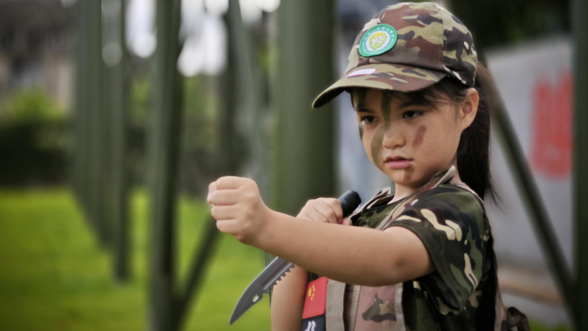 送孩子参加军事夏令营？