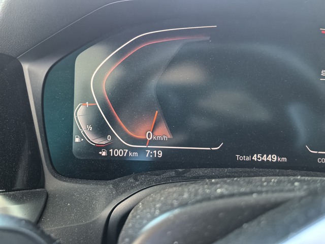 这续航是开玩笑吗
刚回来，然后加油，从来没这么多续航，我纯油车啊