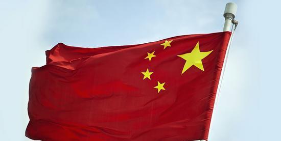 中国如今这么强大，其实挺不寻常的。按理说，一个国家从一穷二白到今天这地步，怎么也