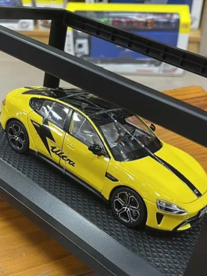 一针见血评小米自燃事故两点原因
小米SU7高速撞击自燃导致三名年轻女性不幸离世的