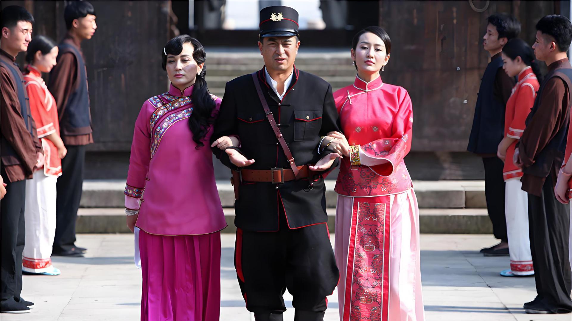 《花红花火》：这坛“民国二锅头”，咋就把人喝得上头又心疼？