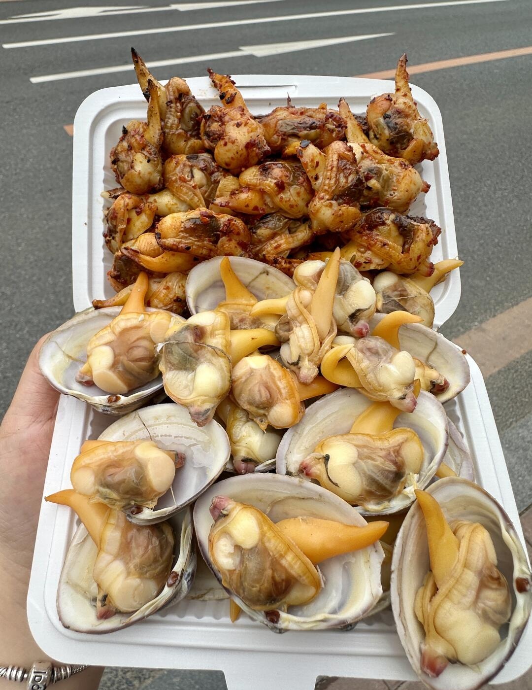 想知道这道美食的故乡在哪？名字是什么，太馋人了
