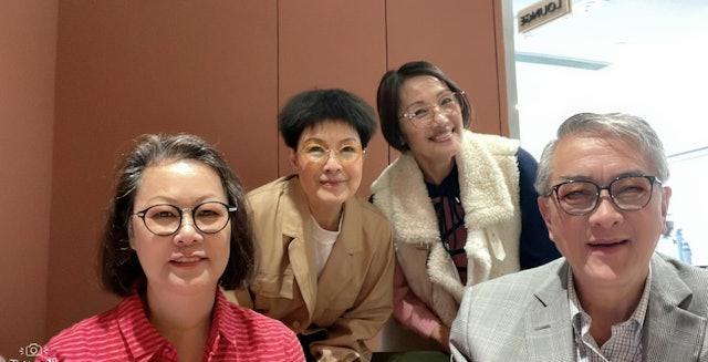 70岁资深女星息影移美多年返港聚会，婚后欠债历丧夫之痛大受打击！
黄恺欣与毛舜筠