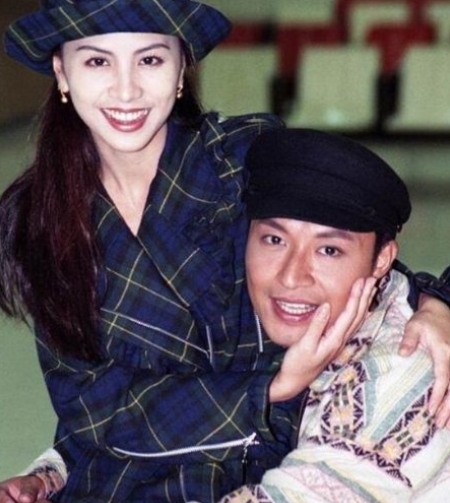 1994年，田丽爱上了刚刚离婚的马景涛，对他的女儿视如己出。当两人准备结婚时，马