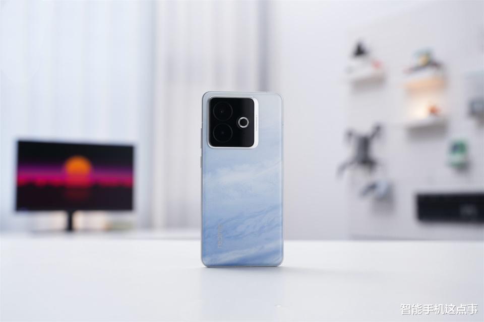 真我GT8再次被确认：2K直屏+超声波指纹，内卷出新高度