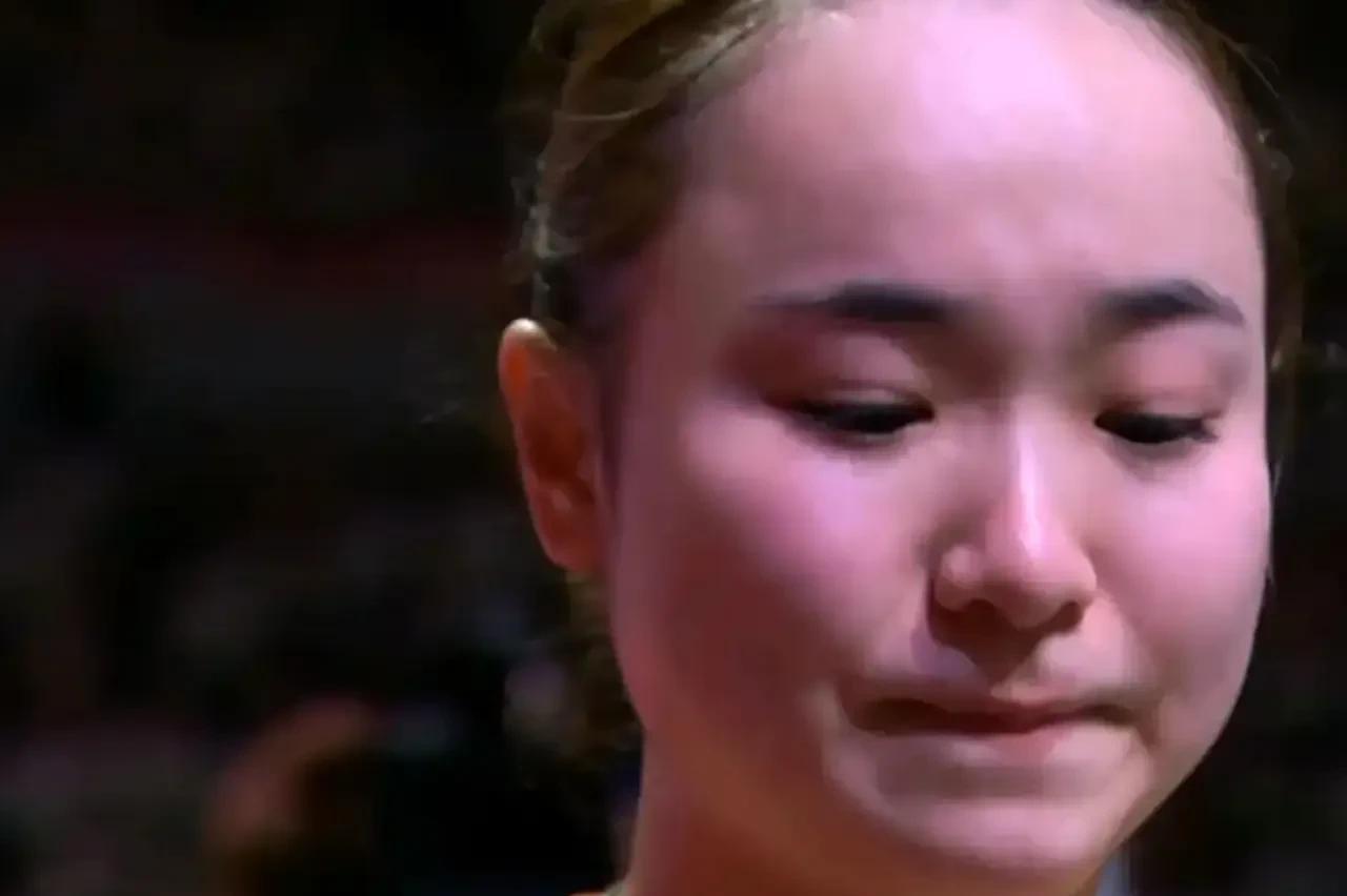 伊藤美诚又哭又笑，可爱极了！
     12次交手，2胜10负！
     这就