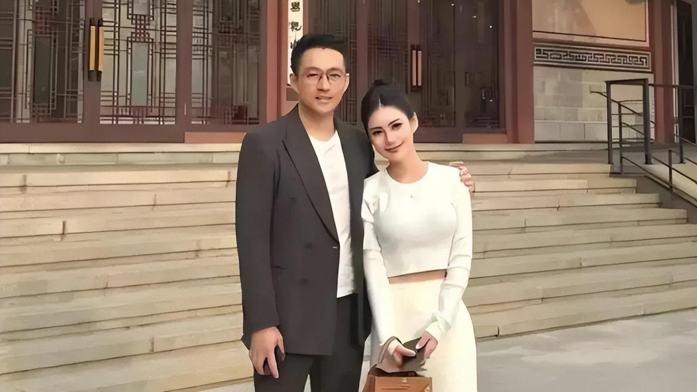 大团圆！婚礼在即，汪小菲带子女返北京，具俊晔天天往大S墓地跑