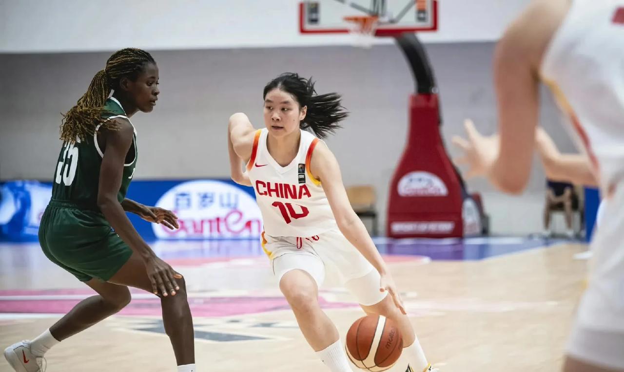 【U19女篮世界杯：中国女篮大胜尼日利亚获11名】
       数据方面：
冉