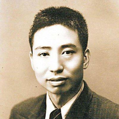 1946年，吴兆力正在家门口的弄堂里玩耍，这时从远处走来一个人，只一眼他便认出是