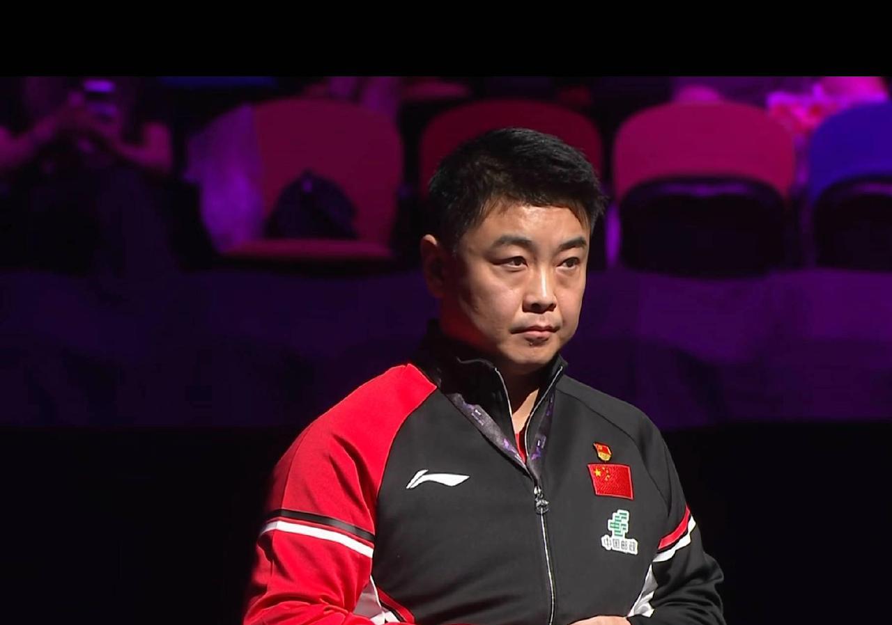 黄友政惨被夸德里·阿鲁纳横扫出局一轮游！
WTT冠军赛澳门站丨男单1/16决赛刚