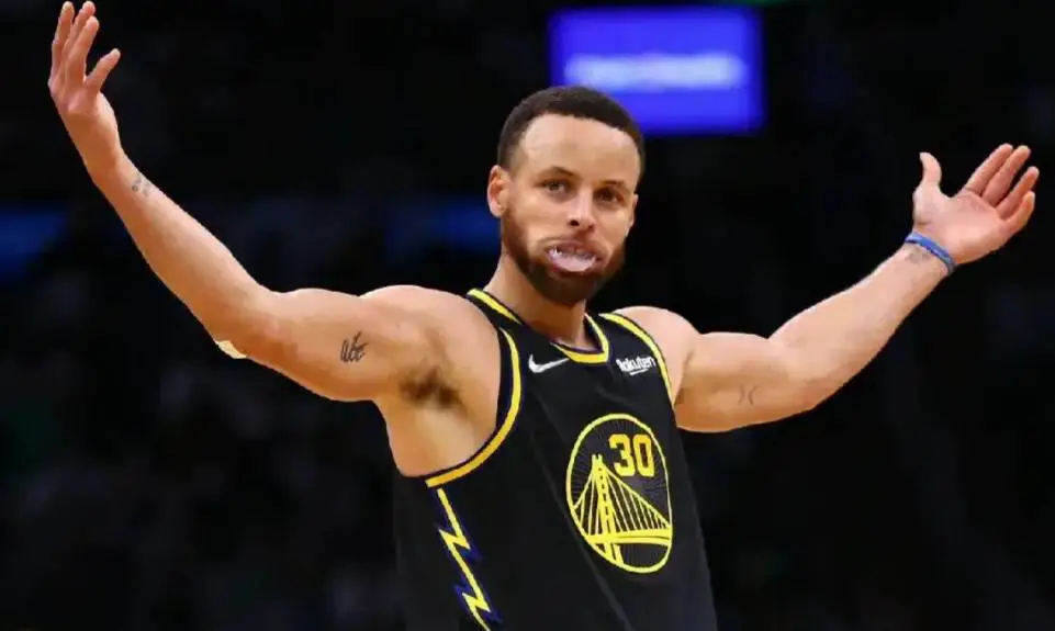  NBA勇士队库里等9人老年组球队能夺冠吗？ 