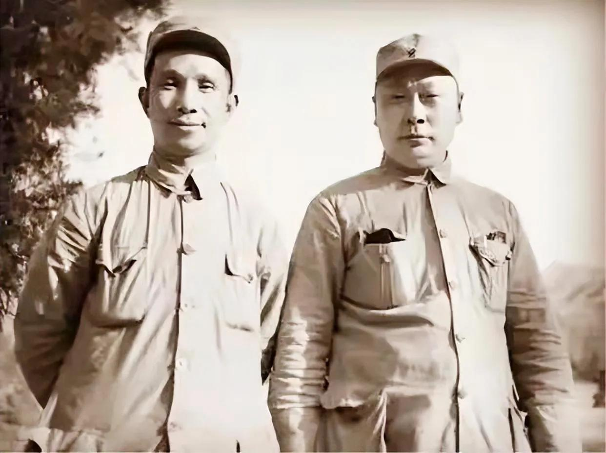 1940年，我军科长，来战士王永安处检查，哪料，一年轻女子，突然捂着脸从他房中跑