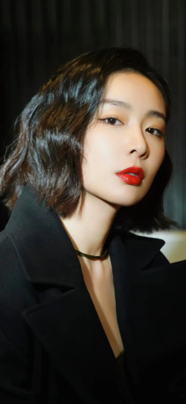 高叶是中国内地女演员，因在多部影视作品中的出色表现而受到关注。她的演技自然细腻，