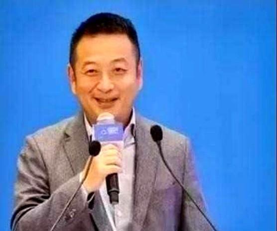 面对我国目前生育率低，人口专家梁建章终于提出了一个大胆而又务实的方案：一孩家庭每