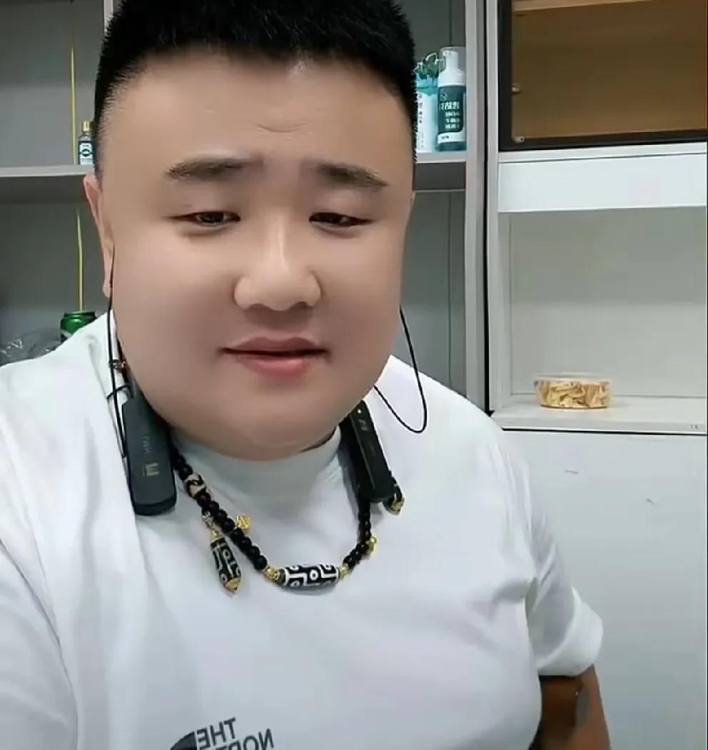 钢蛋实锤小辉被警c羁押，醉酒砸家太过分！
          “丈门”钢蛋爆料铁