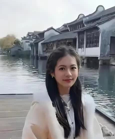 绝美！翁虹女儿颜值惊艳众人，完美复刻妈妈年轻时美貌