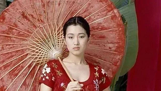 巩俐年轻时有多美？她的霸气与女人味，至今无人能比！