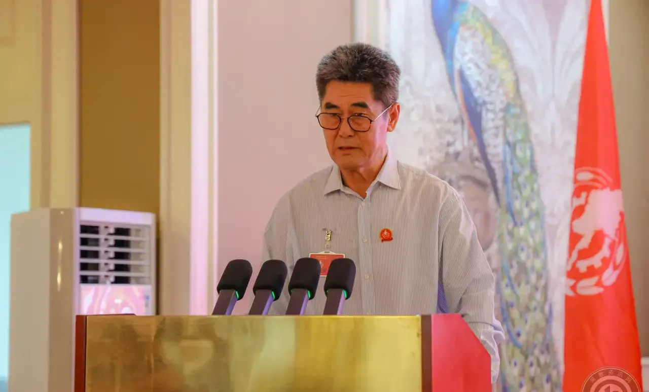 果敢同盟军团结才是硬道理











果敢同盟军现在危机四伏！听说彭家