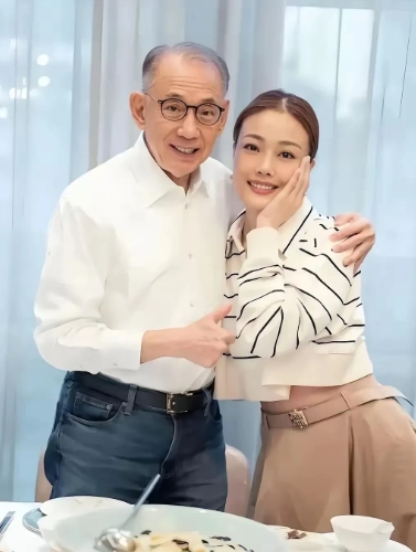 皇上不急太监急！
前几天头条消息，好多杨受成欠债166亿而还不上的新闻。要知道杨