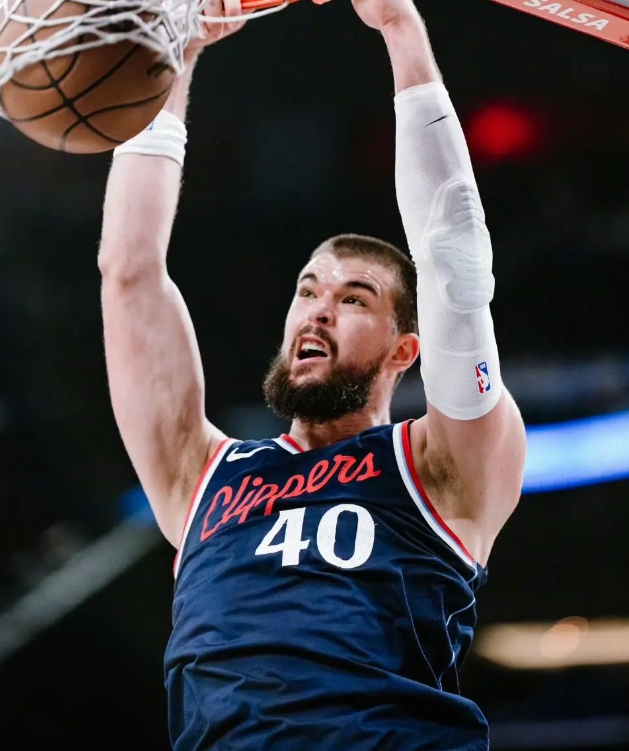 拉个三方抄底阿祖吧
祖巴茨交易价值最低点了，三年5000多万的优质合同，快船为数