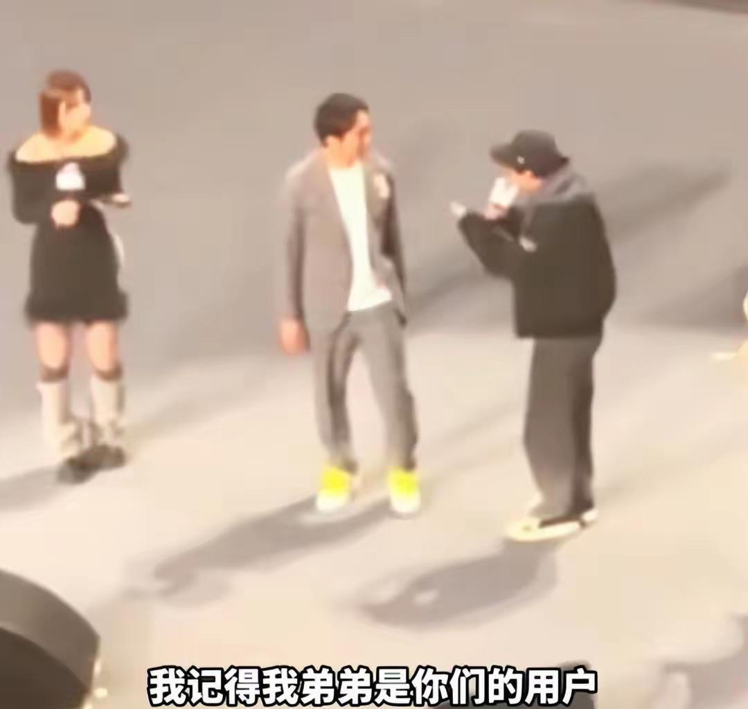 labubu有多火？火到明星也纷纷收藏！
陈赫定制labubu主题服饰，鹿晗收藏