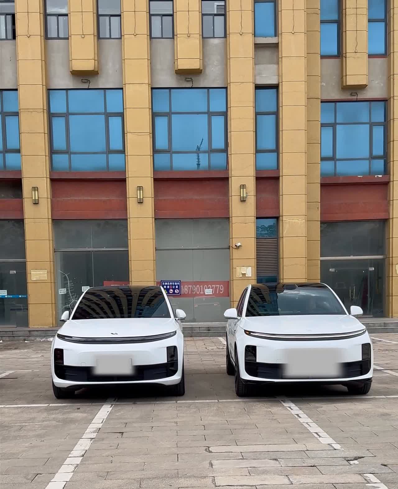 不说假话，开理想的朋友10个有9.9个都跟我抱怨过。同样是新能源的豪华品牌，奔驰