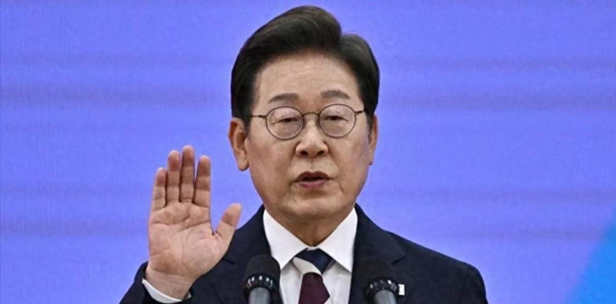 首个明确拒绝出席阅兵的总统，出现了，还是韩国。第一眼惊讶，转念一想，也合逻辑。外