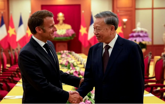 中国东盟正开大会，马克龙东南亚挖墙脚，要在中美间杀出第三条路

法国总统马克龙刚