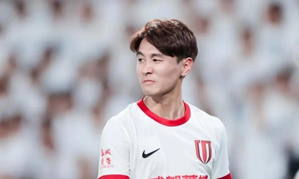 天津骂韦世豪的足球领喊LM已经付出了代价。1喜提7天行政拘留，禁止观赛，给天津足