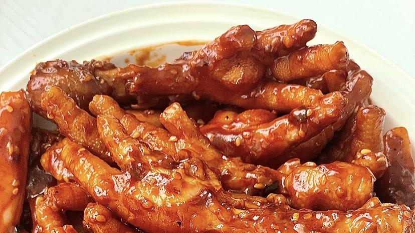 酱香浓郁的韩式辣鸡爪，软烂脱骨超下饭，新手也能轻松拿捏