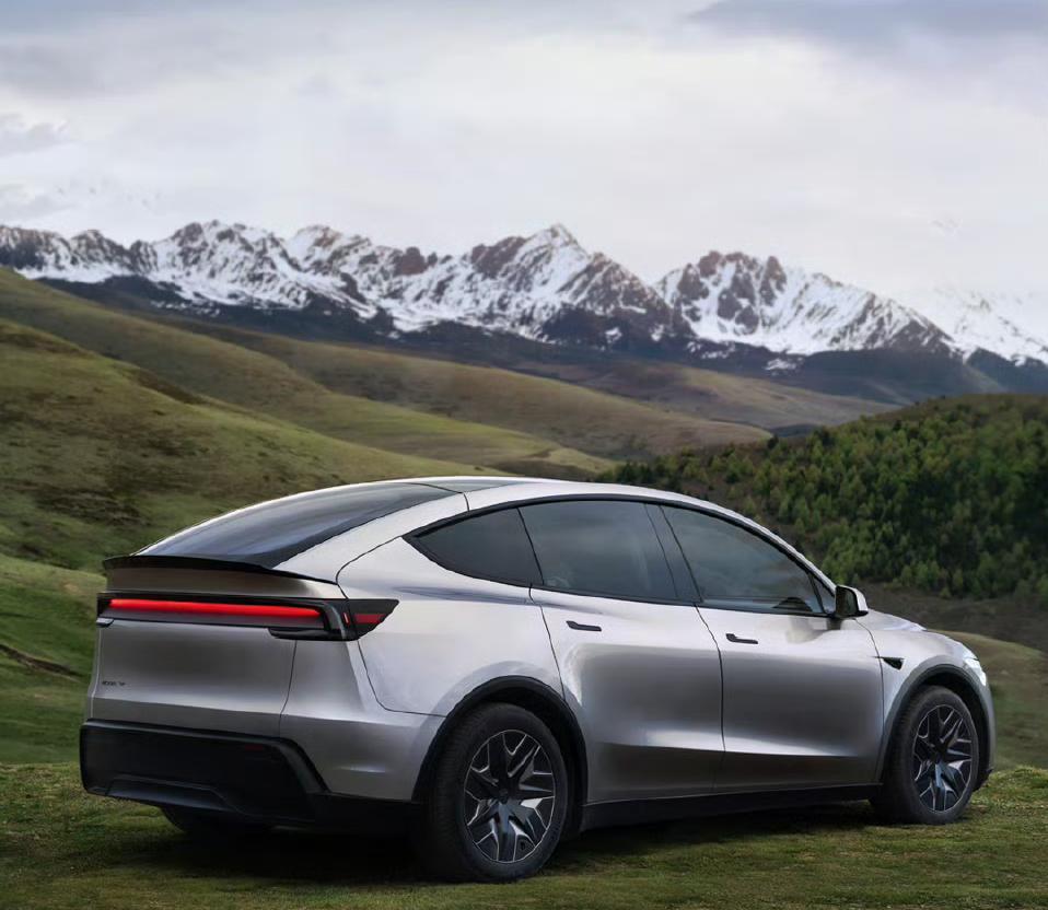 六座版特斯拉上线！
特斯拉Model Y L33.9万元起，续航751公里