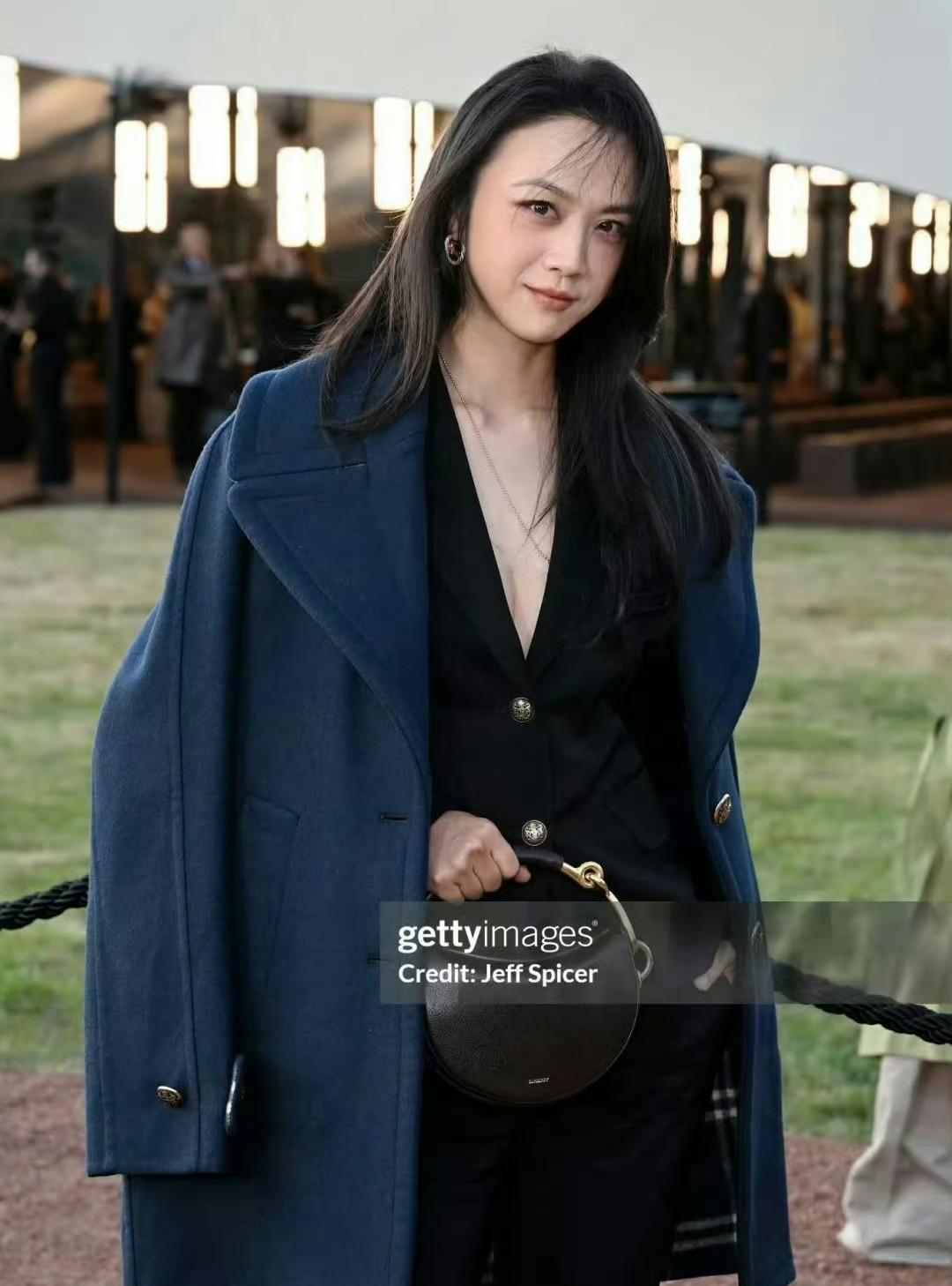 在米兰时装周的生图战场，汤唯、张婧仪、吴磊直接杀疯了！
米兰时装周的生图考验，他