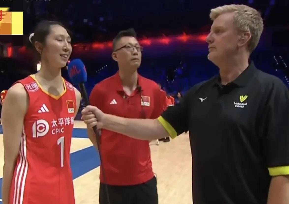 中国女排3-2战胜保加利亚女排，赛后吴梦洁接受采访主要表达了两层意思:
    
