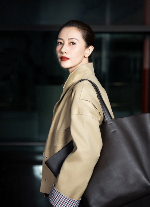 高圆圆的机场ootd，超不错的，喜欢吗？