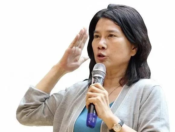 董明珠到安徽催债，经销商竟耍起无赖：“除非你再给我50万的货，否则别想付钱给你！
