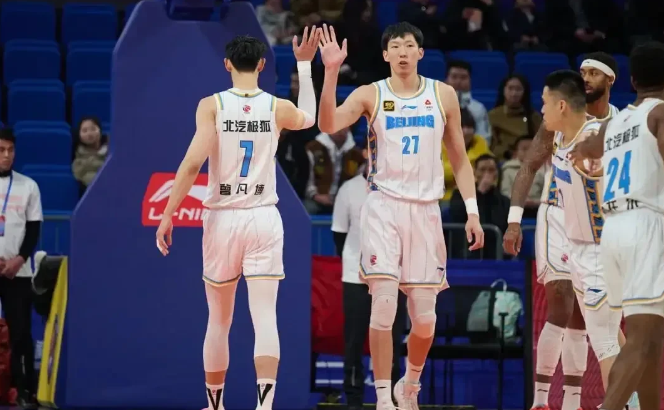 CBA比赛，从目前五个位置来看，头号吃香的球员都是谁，北汽包揽两位置

1，一号