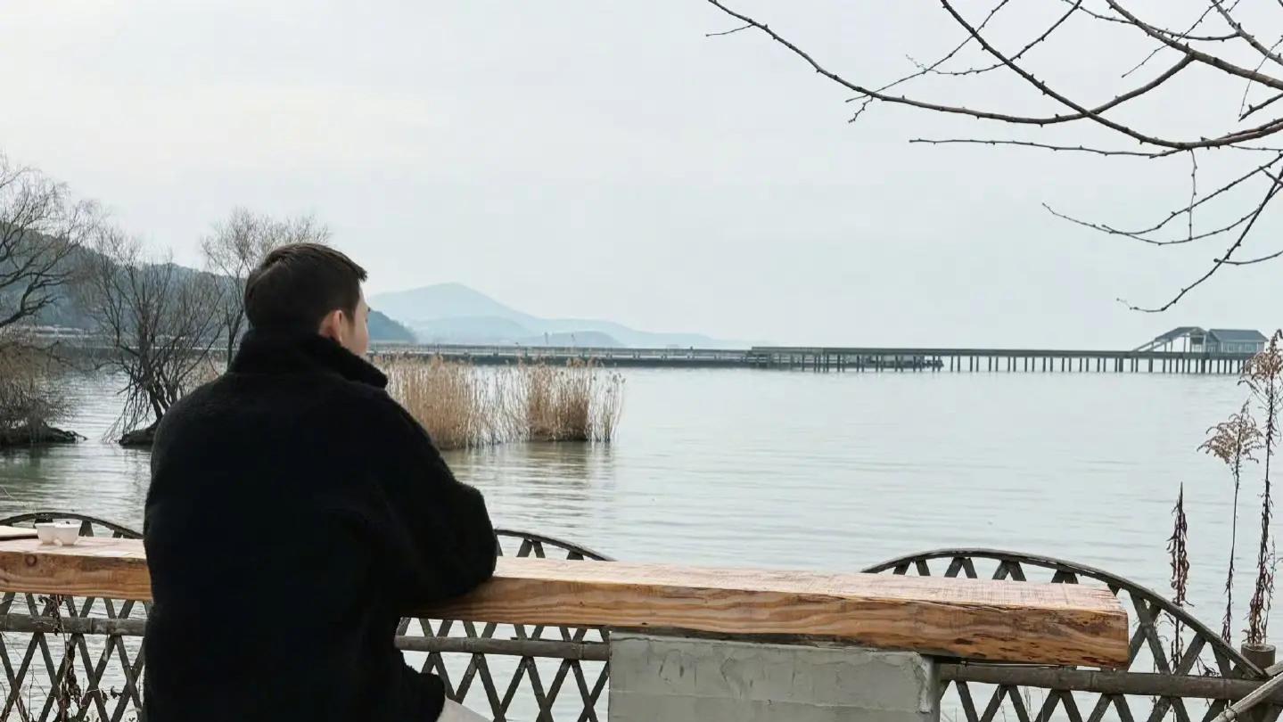 张彬彬寸头炸场迎财神，硬汉江炼唤醒十年KO记忆